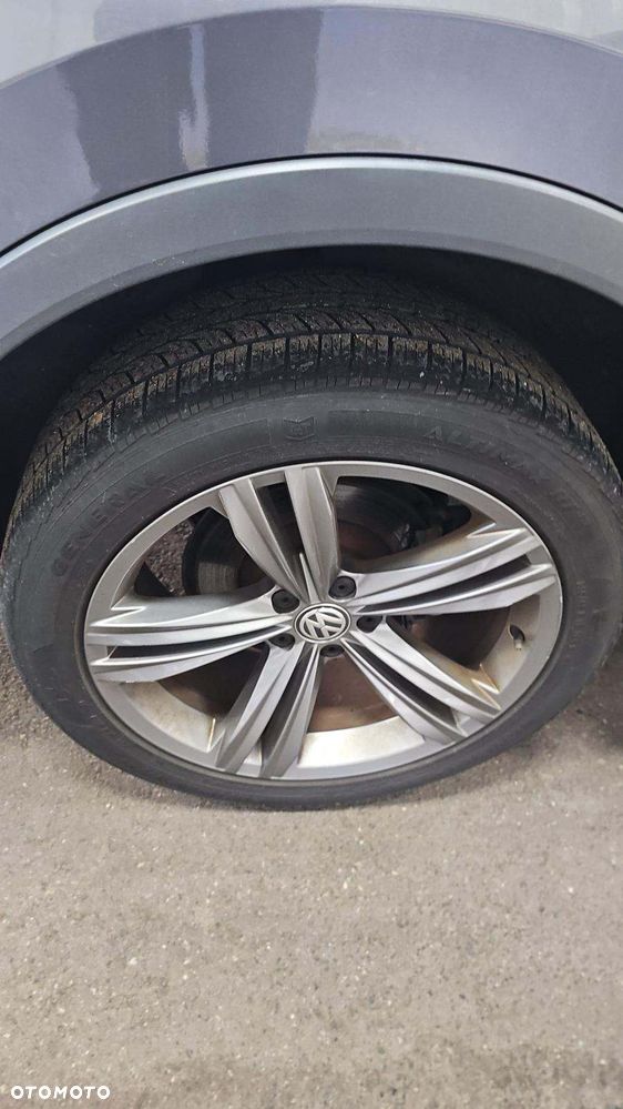 Volkswagen Tiguan - 19