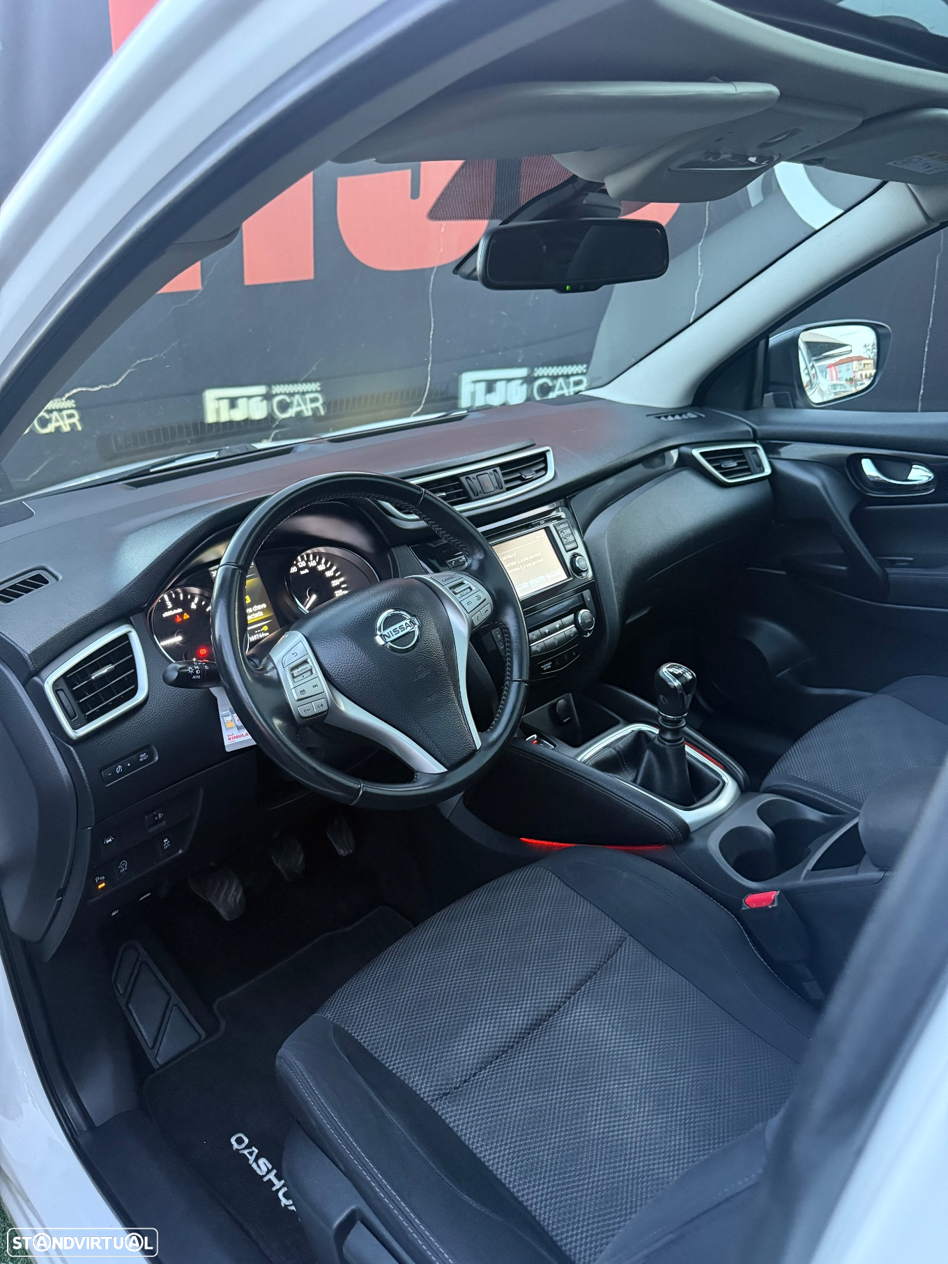 Nissan Qashqai 1.5 dCi N-Connecta - 6