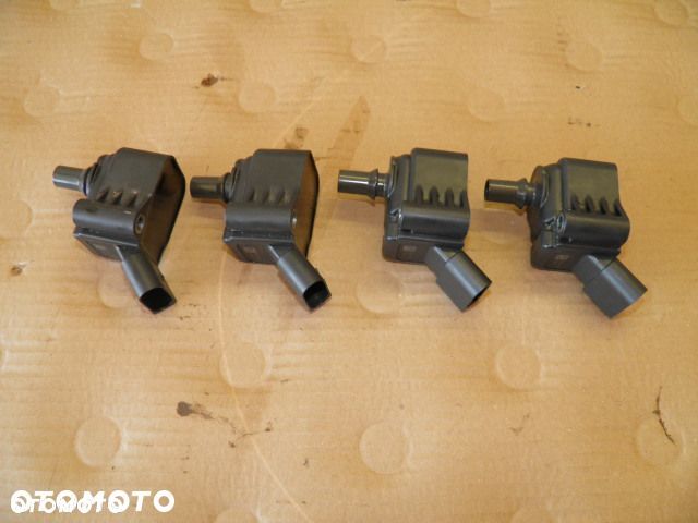 CEWKA CEWKI AUDI A4 A5 TFSI 06H905110D 2012r - 2