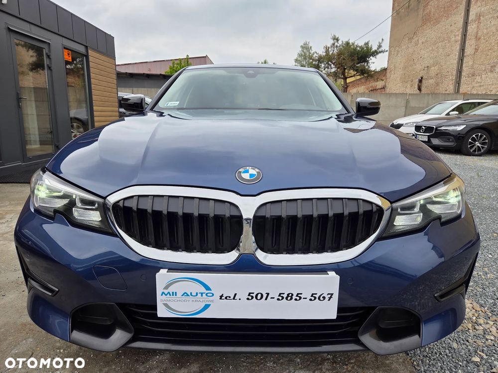 BMW Seria 3 320d Sport Line - 4