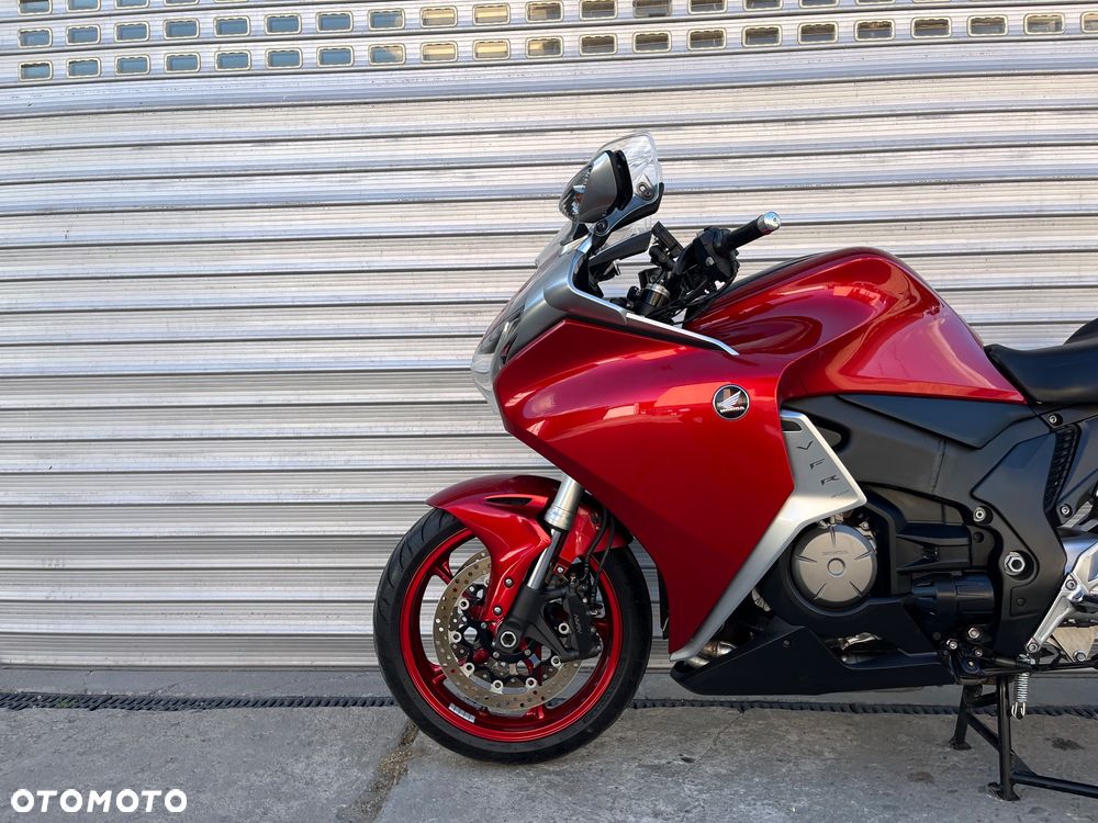 Honda VFR - 3