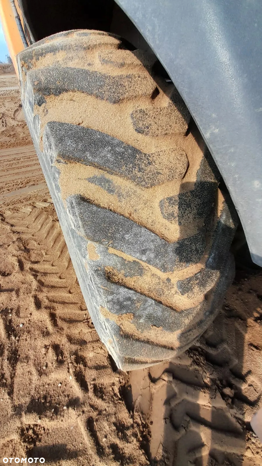 Case 695R - 6