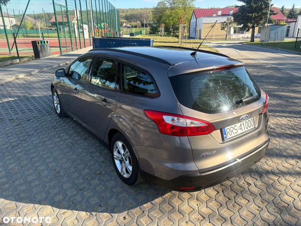 Ford Focus 1.6 Trend - 12
