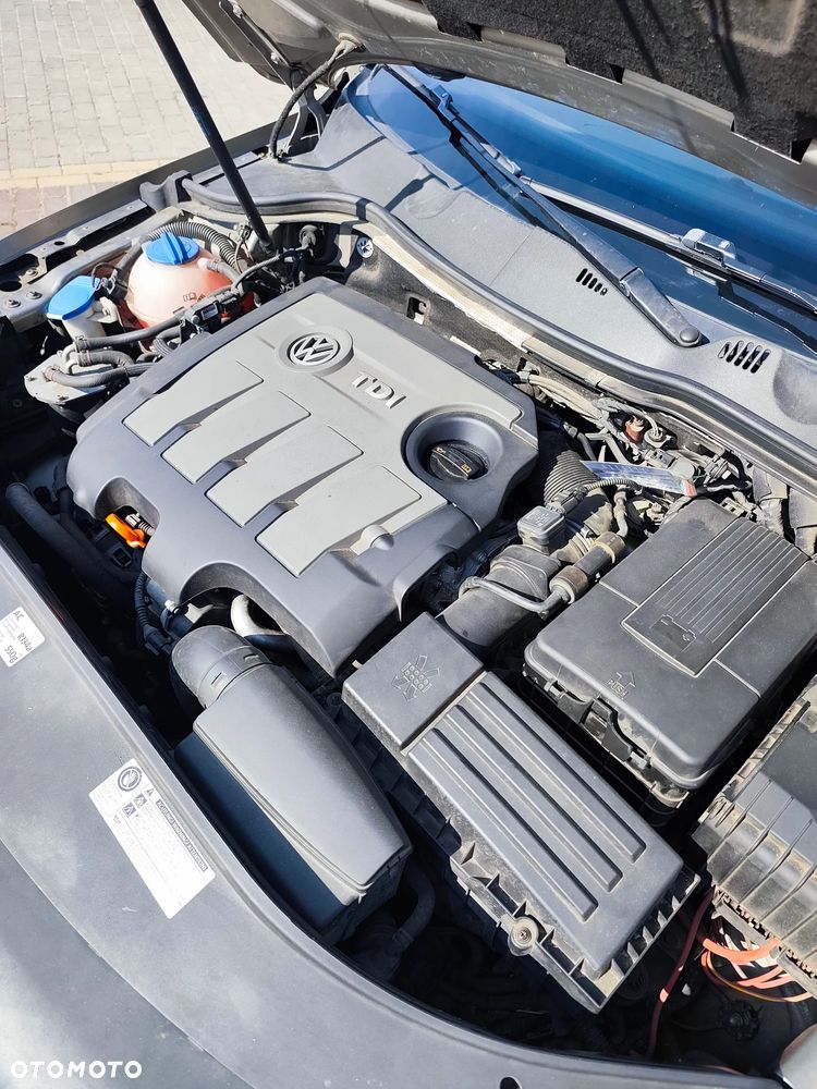 Volkswagen Passat 1.6 TDI BlueMotion Technology Comfortline - 14