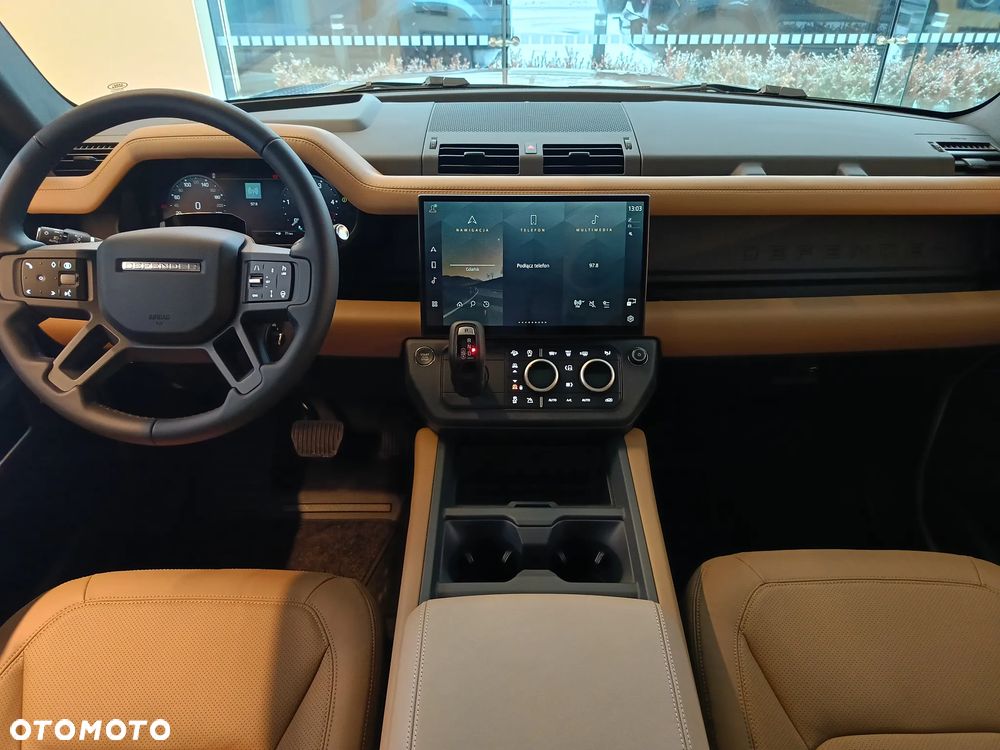 Land Rover Defender - 20