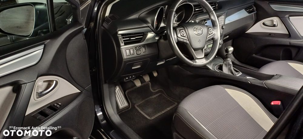 Toyota Avensis - 6