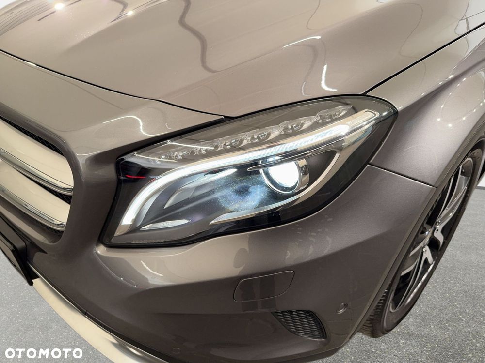 Mercedes-Benz GLA - 10