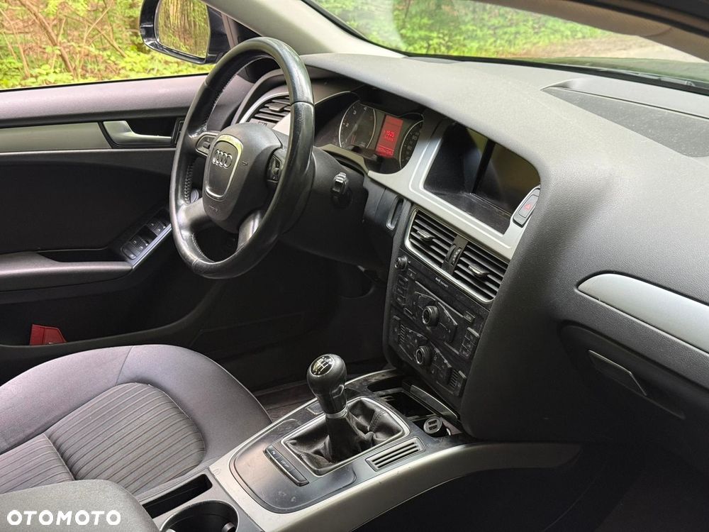Audi A4 Limousine - 7