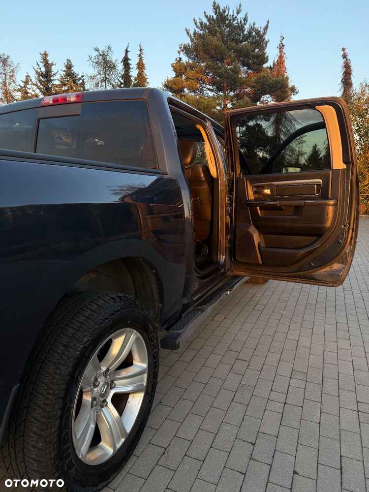 Dodge RAM 1500 5.7 4x4 - 8