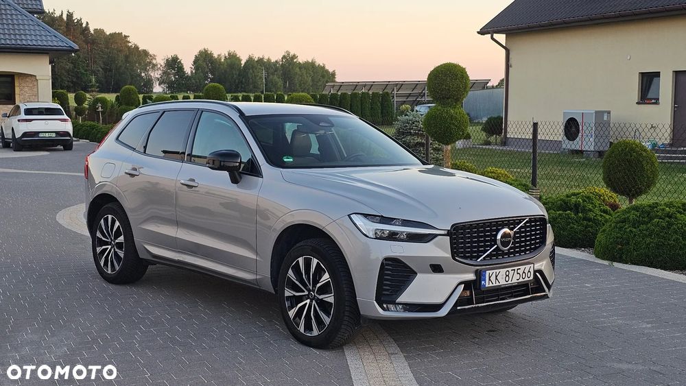 Volvo XC 60 B4 D AWD Plus Dark - 2