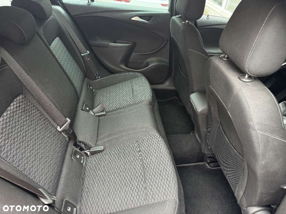 Opel Astra 1.4 Turbo Innovation - 23