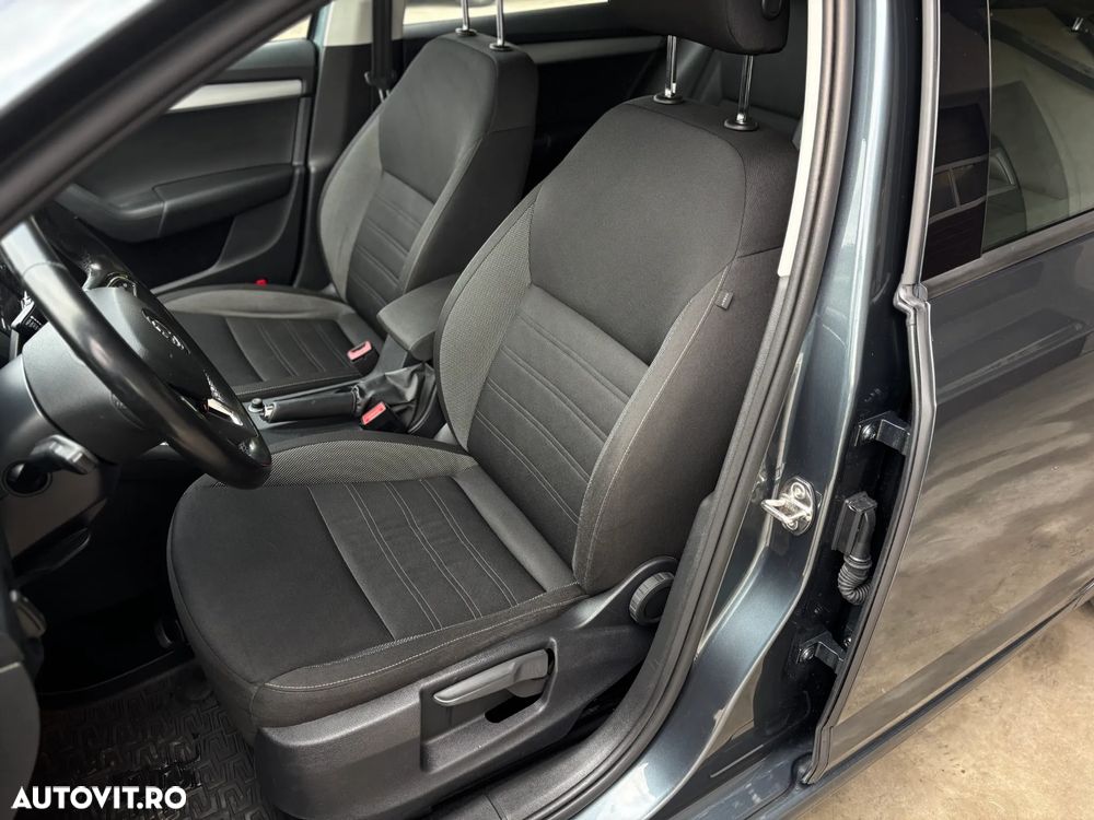 Skoda Octavia 1.6 TDI DSG Ambition - 32