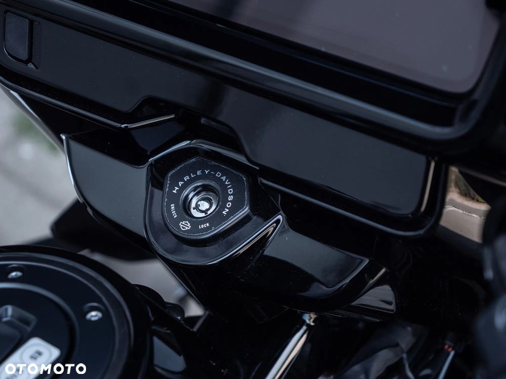 Harley-Davidson Touring Street Glide - 19