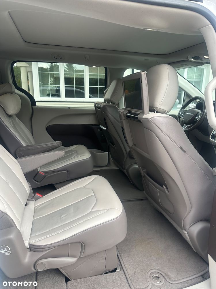 Chrysler Pacifica - 7