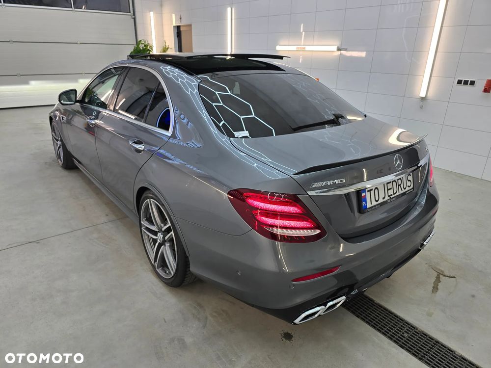 Mercedes-Benz Klasa E - 15