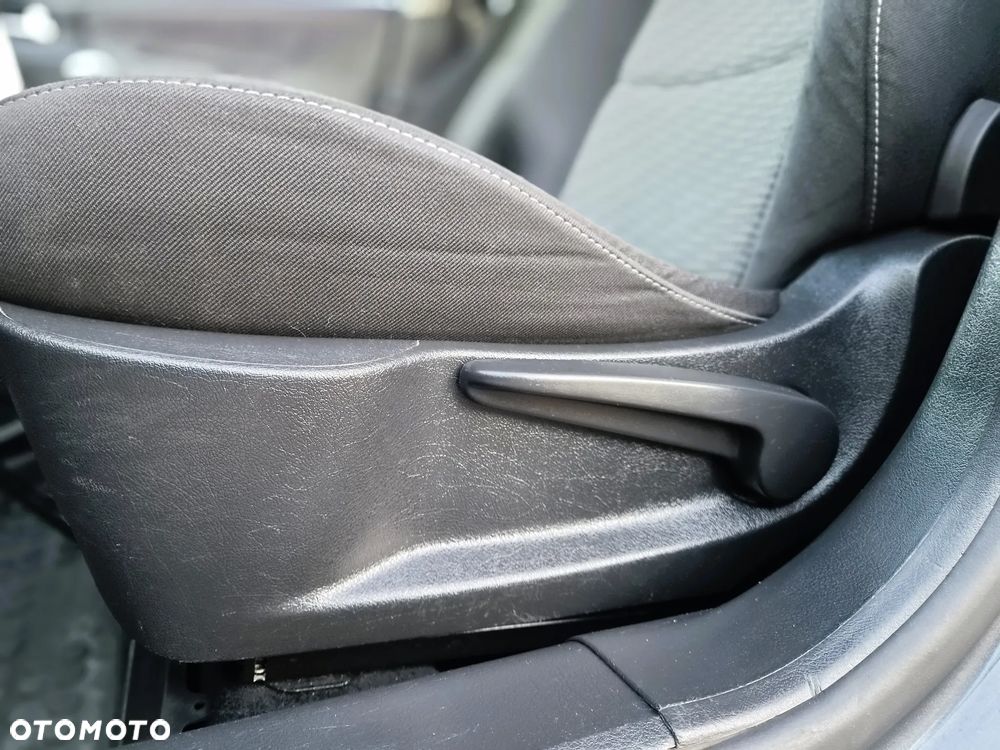 Peugeot 207 - 16