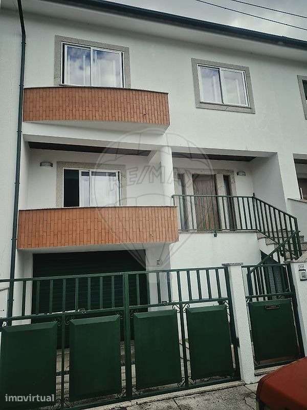 Moradia T3 em Banda em Prazins, Santo Tirso - Grande imagem: 2/3