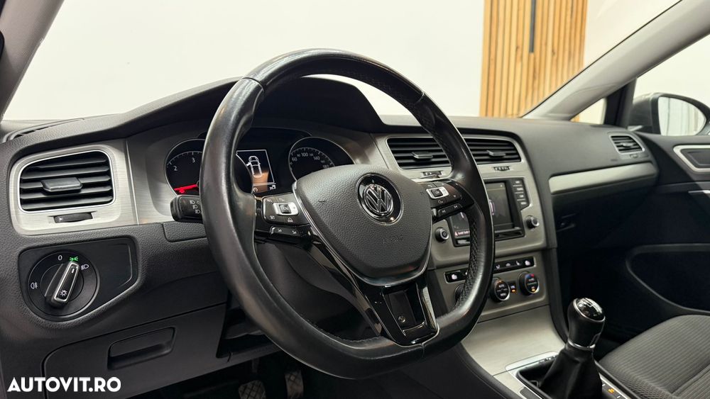 Volkswagen Golf 1.6 TDI BlueMotion Comfortline - 25