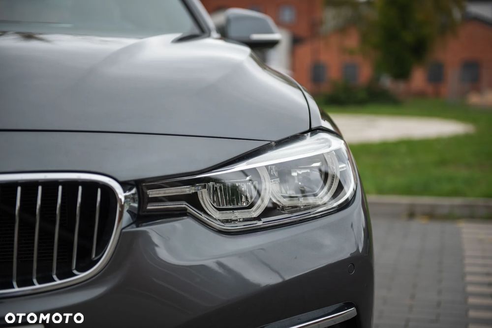 BMW Seria 3 ver-330i-edition-luxury-line-purity - 9