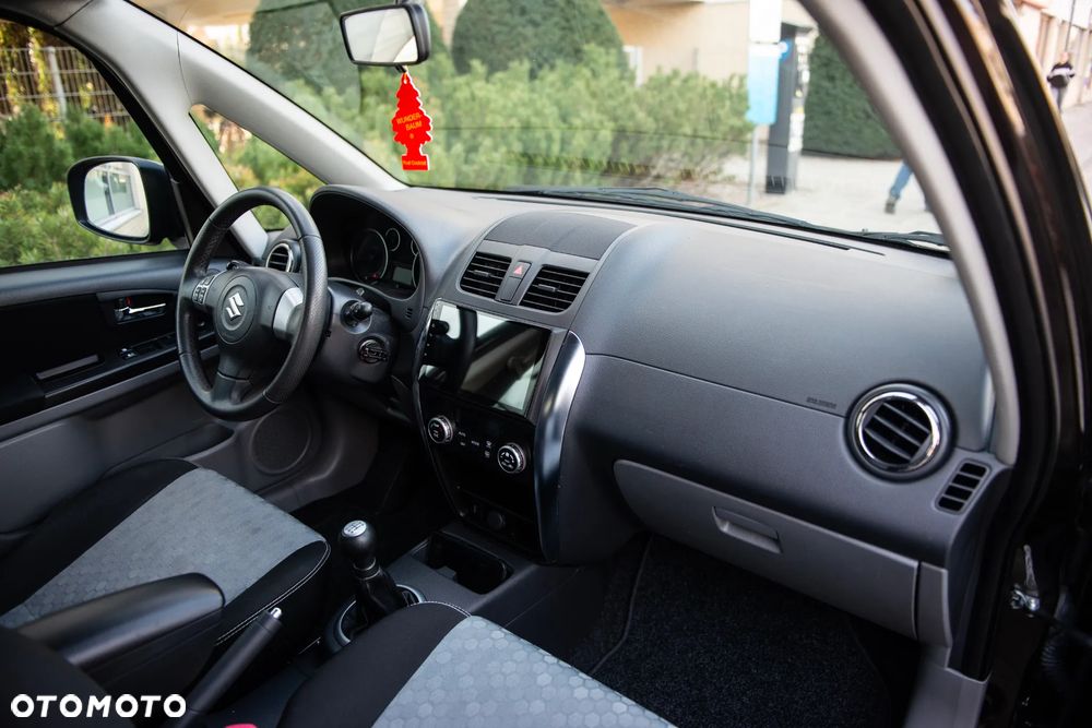 Suzuki SX4 1.6 VVT 4x4 Style - 24