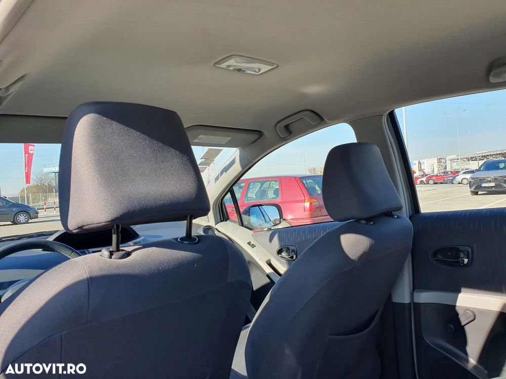 Toyota Yaris 1.3 Luna - 4