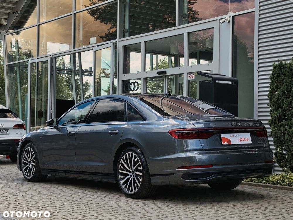 Audi A8 - 12
