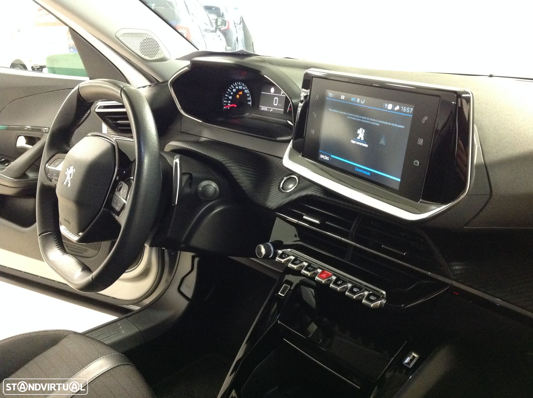 Peugeot 2008 1.2 PureTech Allure EAT8 - 44