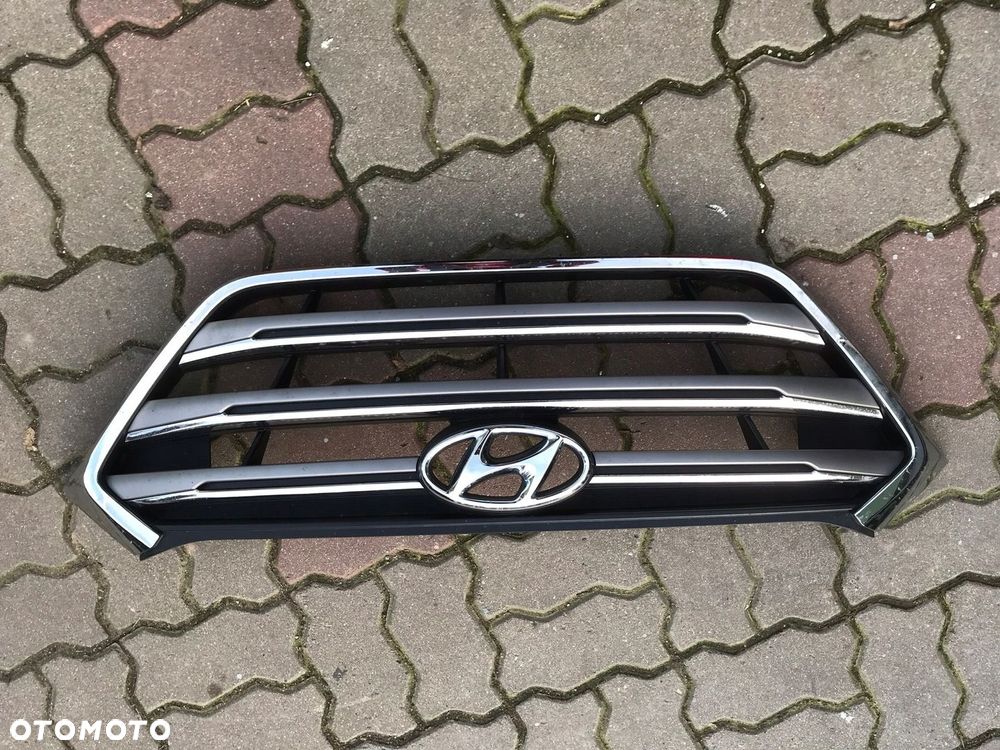 HYUNDAI TUCSON II 15-18 ATRAPA GRILL CHROM - 1