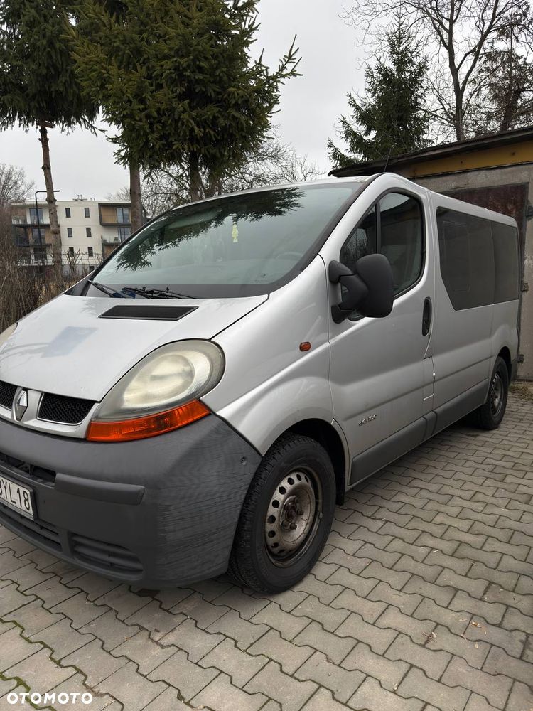 Renault Trafic Passenger - 2