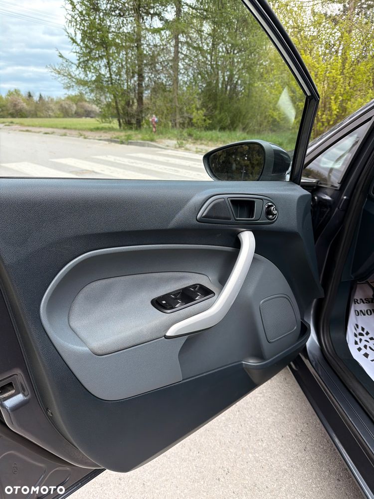 Ford Fiesta 1.6 Ti-VCT Titanium - 30