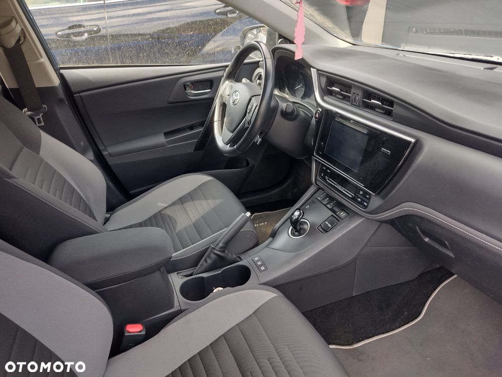 Toyota Auris - 5