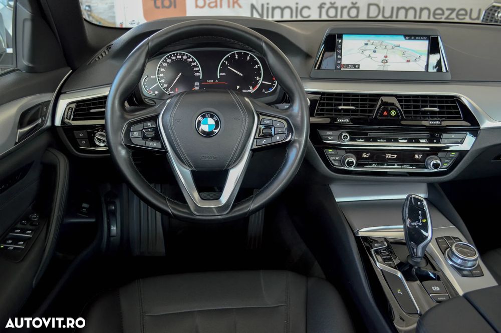 BMW Seria 5 520d AT - 35