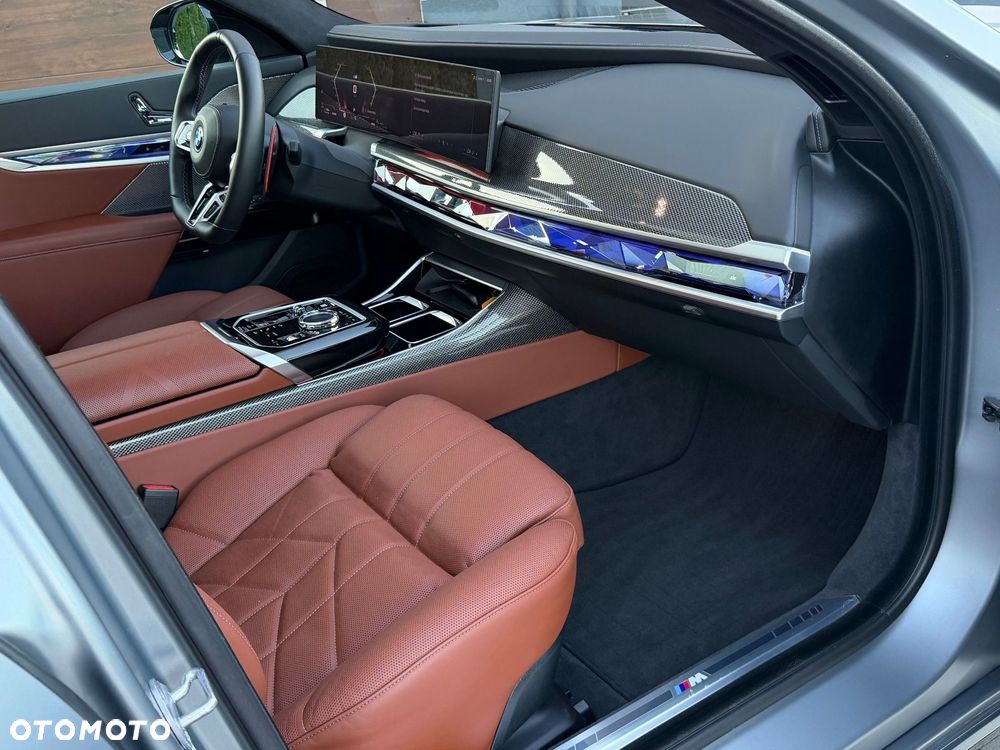 BMW Seria 7 M760e PHEV xDrive Individual Edition sport - 5