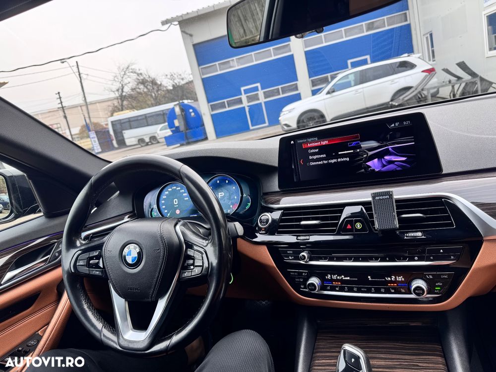 BMW Seria 5 530d xDrive AT - 13