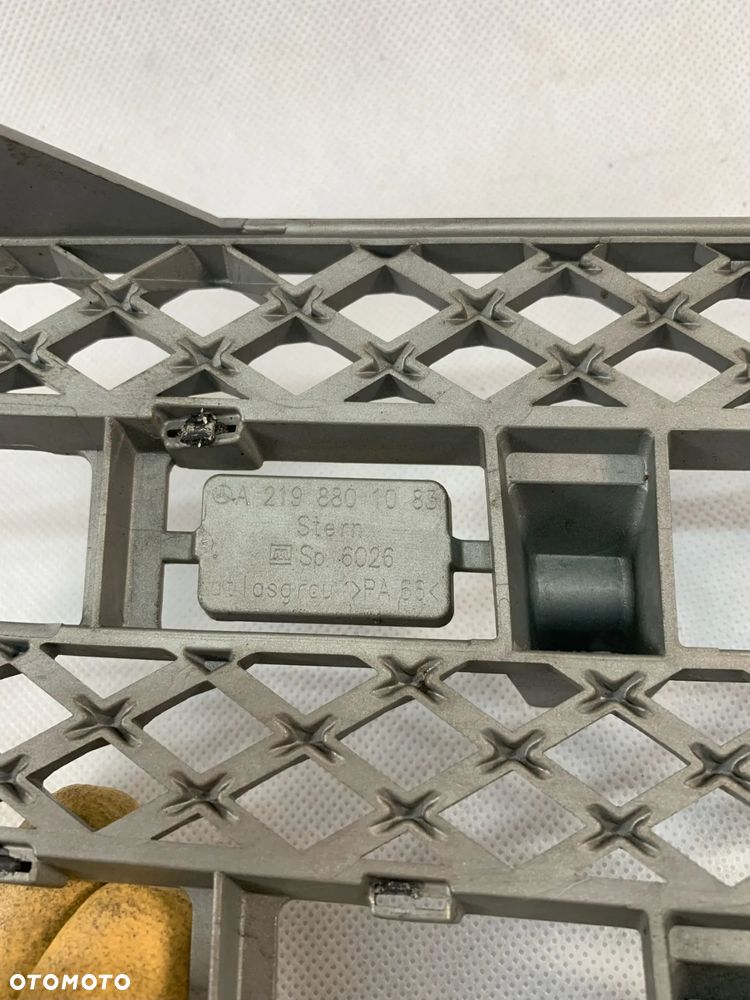 Mercedes CLS FL 08-10r Atrapa grill Lift W219 - 3