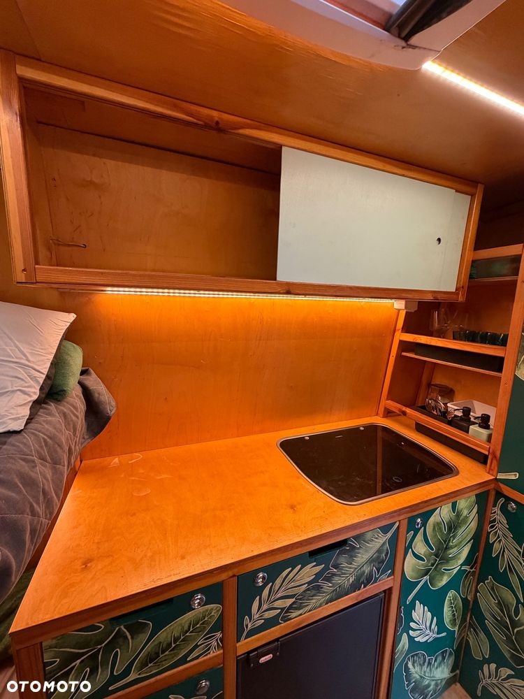 Mercedes-Benz Sprinter - 18
