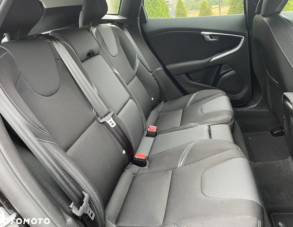 Volvo V40 D3 Momentum - 14