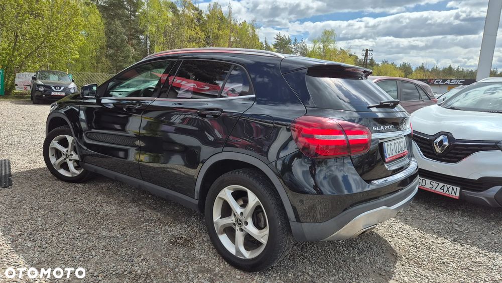 Mercedes-Benz GLA 200 7G-DCT AMG Line - 21