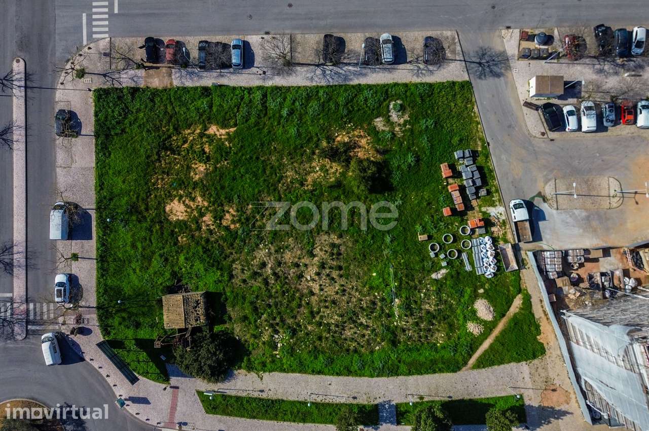 Lote de Terreno Urbano para Comércio, Serviços ou Hotel em Loulé - Grande imagem: 4/17