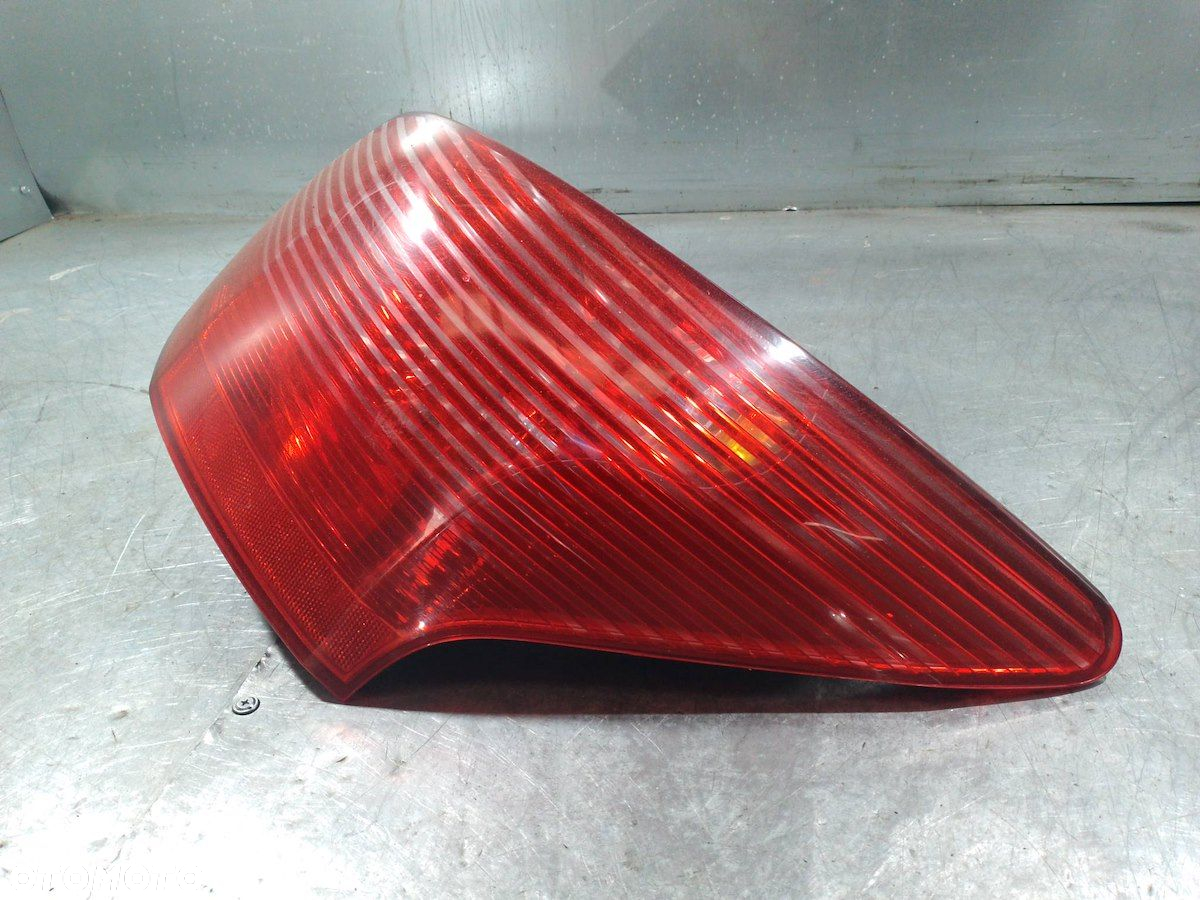 LAMPA TYLNA PRAWA PEUGEOT 407 SW 2.0 HDI KOMBI - 8