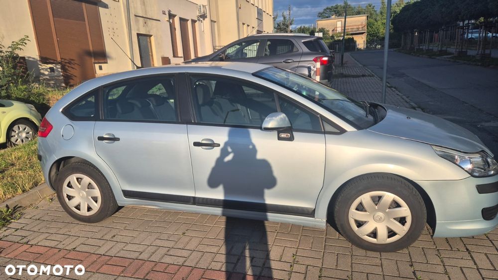 Citroën C4 1.4 16V X - 7