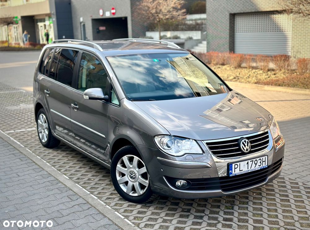 Volkswagen Touran 1.4 TSI DSG Highline - 1