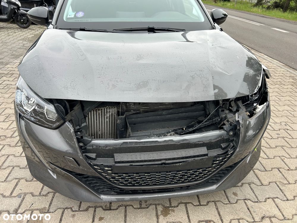 Peugeot 208 - 38
