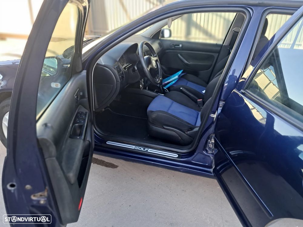 VW Golf 1.9 TDi 25 Anos - 17