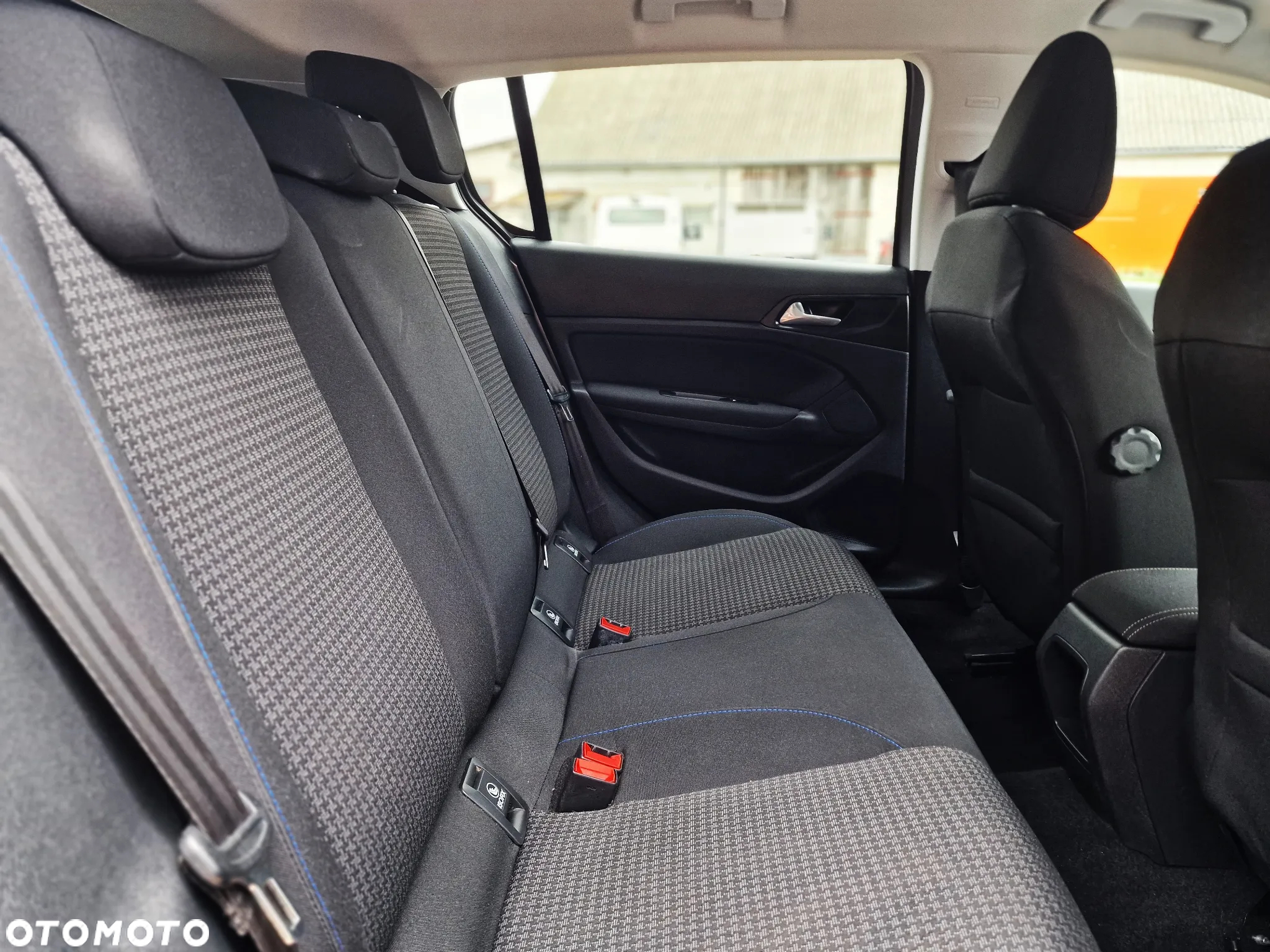 Peugeot 308 1.2 PureTech Allure S&S - 29