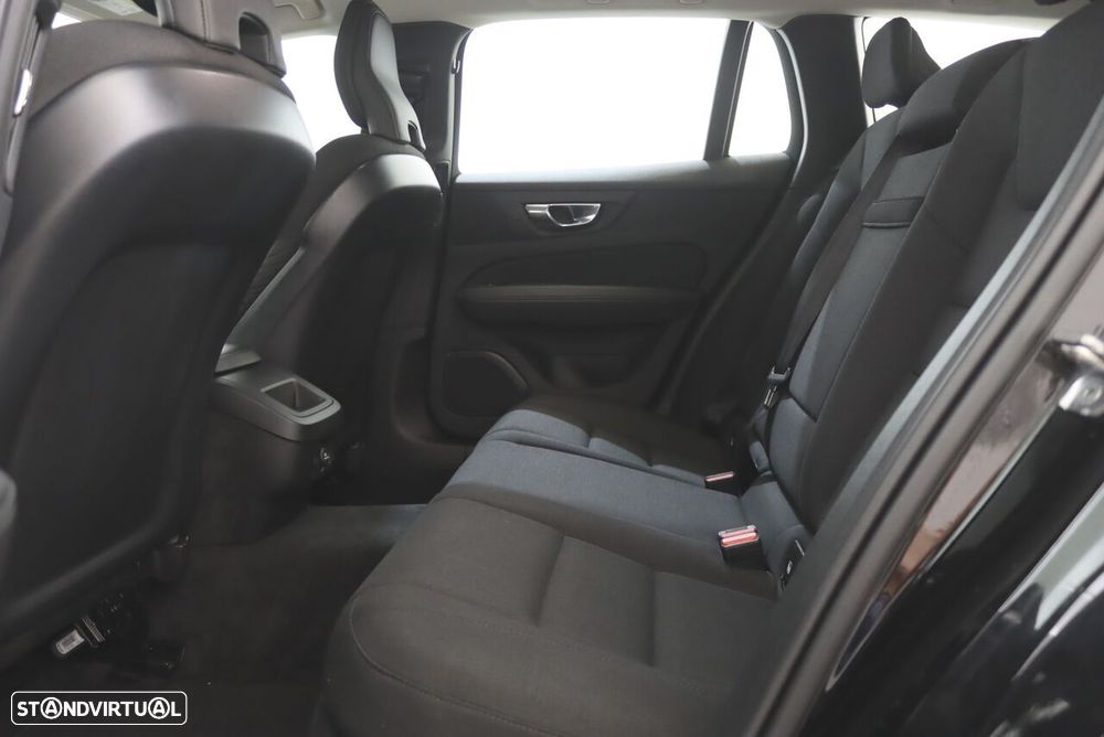 Volvo V60 2.0 D3 Momentum - 9
