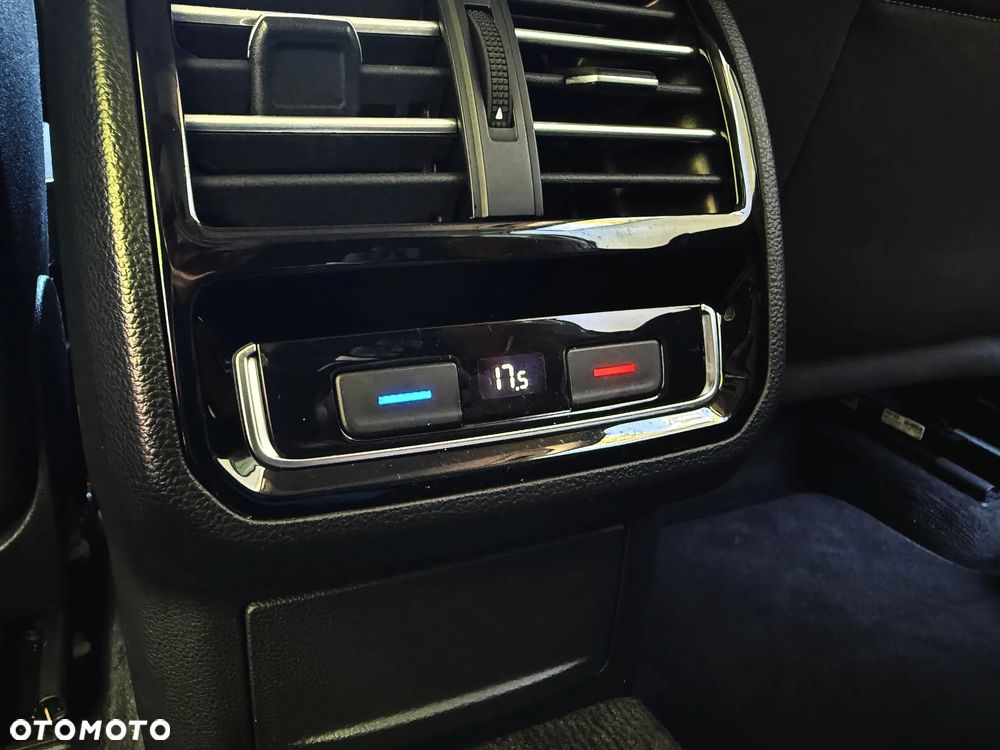 Volkswagen Passat 2.0 TDI SCR DSG Highline - 31