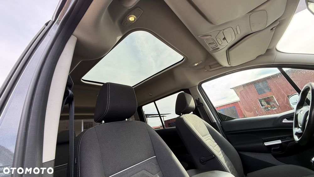 Ford Tourneo Connect Grand - 38
