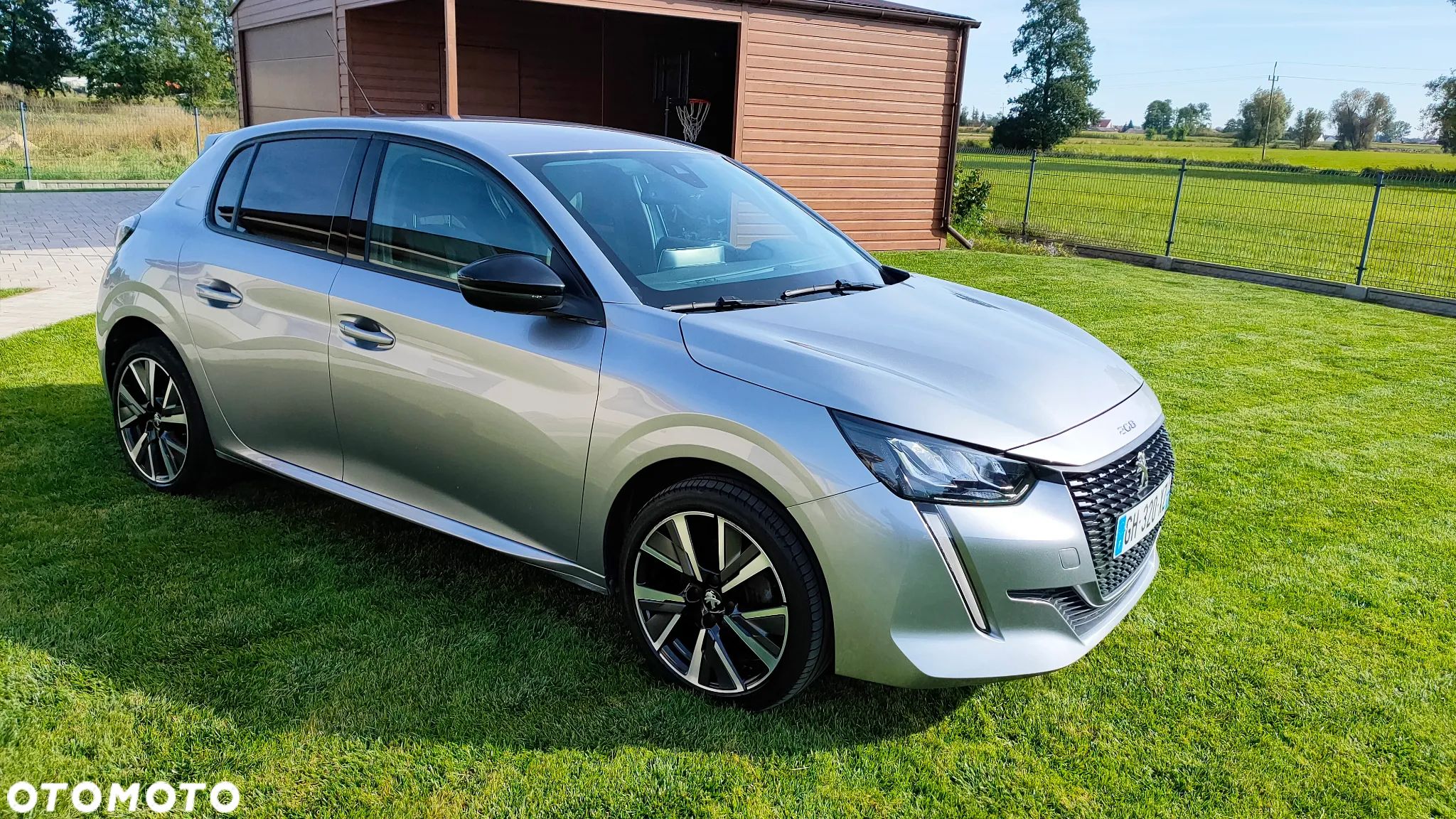 Peugeot 208 PureTech 100 Allure - 1