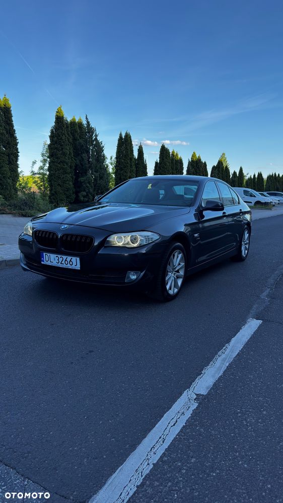 BMW Seria 5 528i xDrive Luxury Line - 1